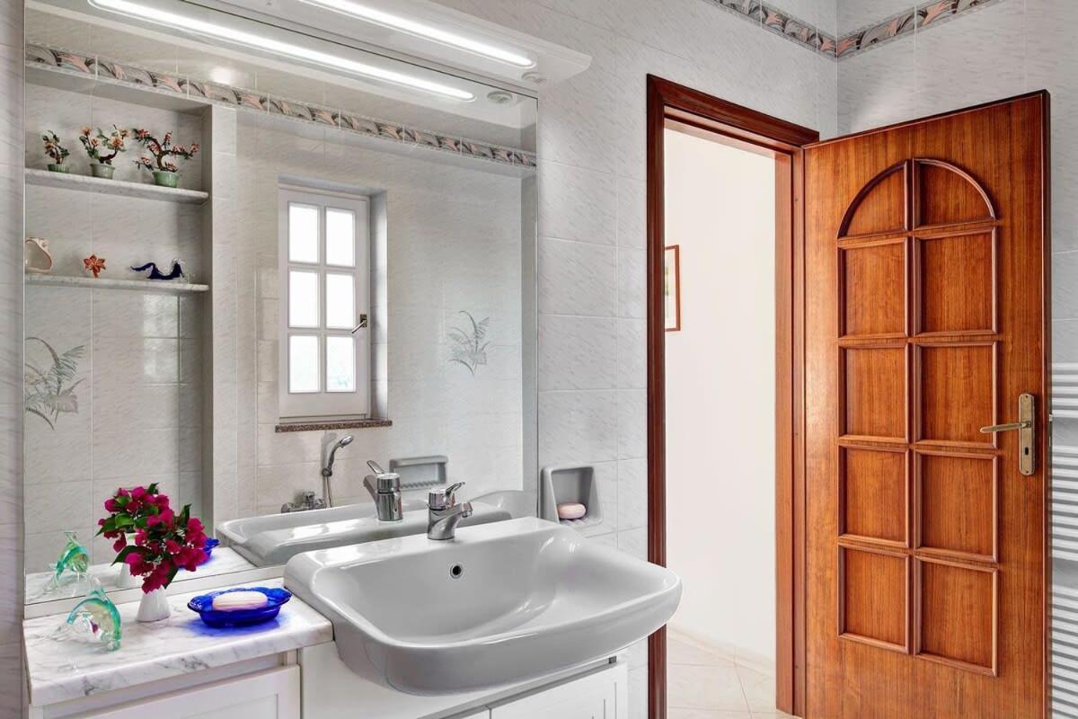 Relais Mamma Mia Sea Views Pool & Terraces Villa Маса Лубрензе Екстериор снимка